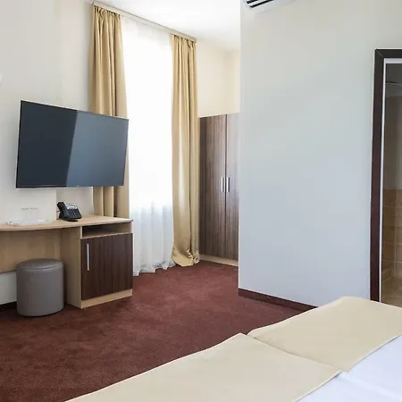 Hotel Central Хотел