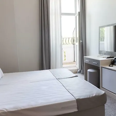 Хотел Hotel Central Русе